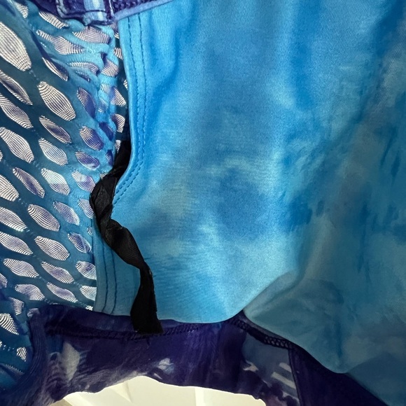 Peloton Watercolor Crop Tank Top Sleeveless Fitted Mesh/Keyhole Back sz Med - Picture 4 of 7